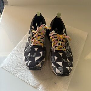 Women’s brooks. Levitate stealthfit6 running shoes